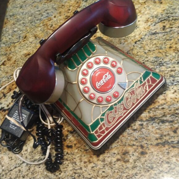 Coca Cola 2001 Tiffany Style Stained Glass Look Light Up Holiday Telephone/Phone - Picture 3 of 16